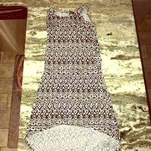 I’m selling a kids maxi dress.